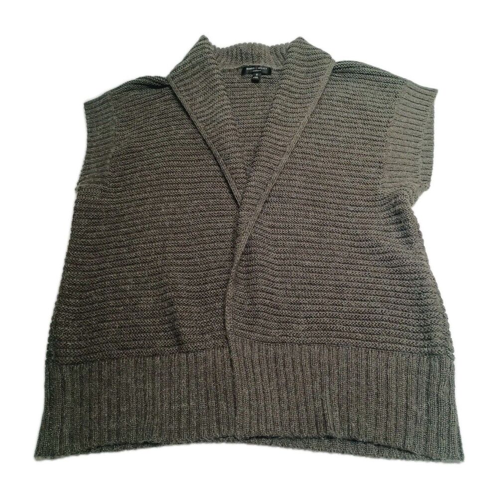 Romeo and Juliet couture Women's Olive Green Super Soft Knit Vest Size Medium